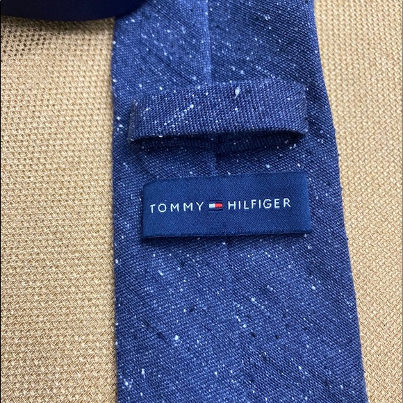 Tommy Hilfiger Tie 100% Silk - Picture 3 of 4